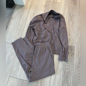 Kirkland Lavender Purple Athletic set size Medium